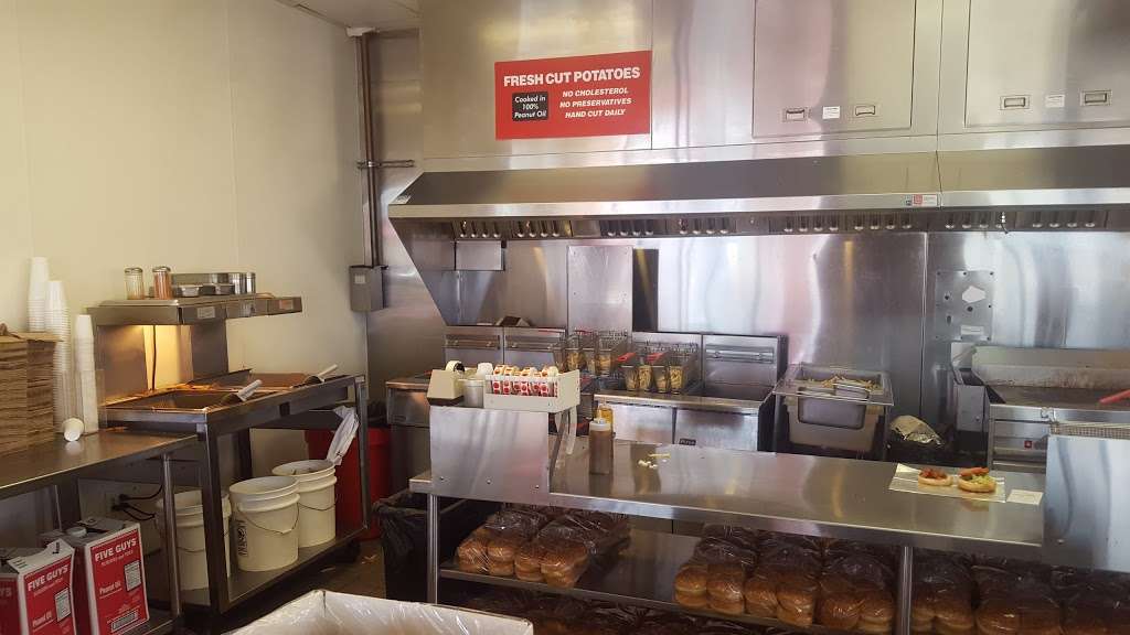 Five Guys | 6285 Pats Ranch Road, Jurupa Valley, CA 91752, USA | Phone: (951) 272-9300