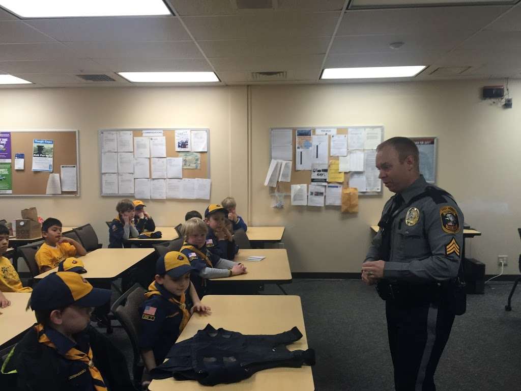 Holmdel Twp Police Department | 4 Crawfords Corner Rd, Holmdel, NJ 07733, USA | Phone: (732) 946-4400