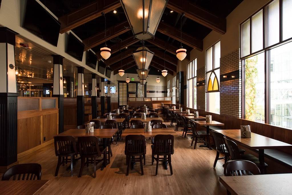 Tavern Hall | 505 Bellevue Square, Bellevue, WA 98004, USA | Phone: (425) 454-7500