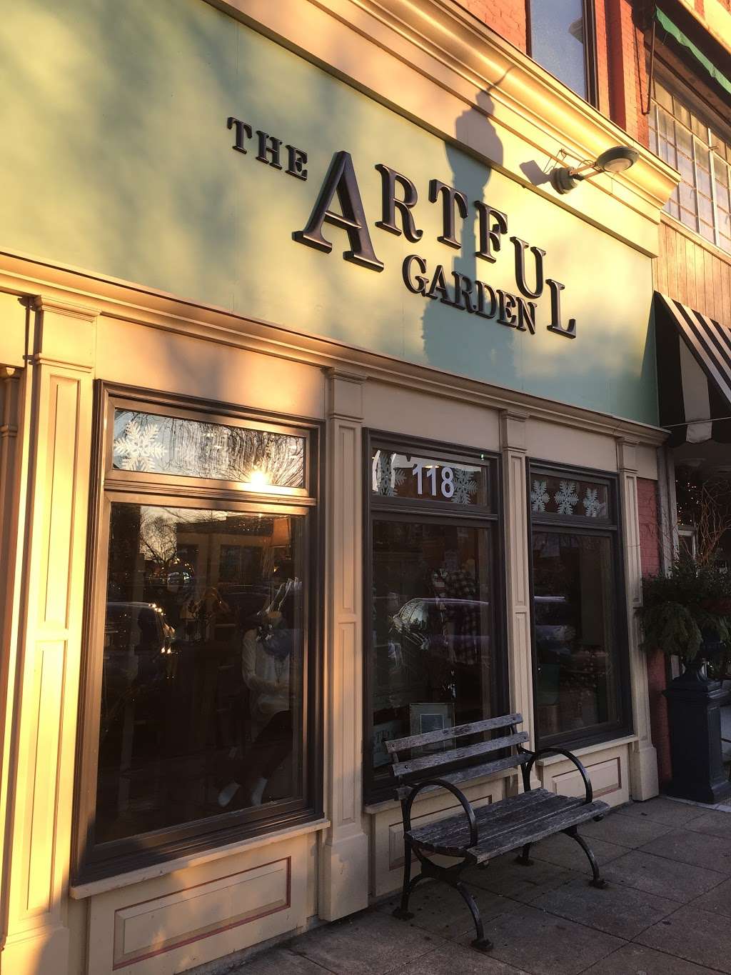The Artful Garden | 118 S Main St, Crown Point, IN 46307, USA | Phone: (219) 662-0900