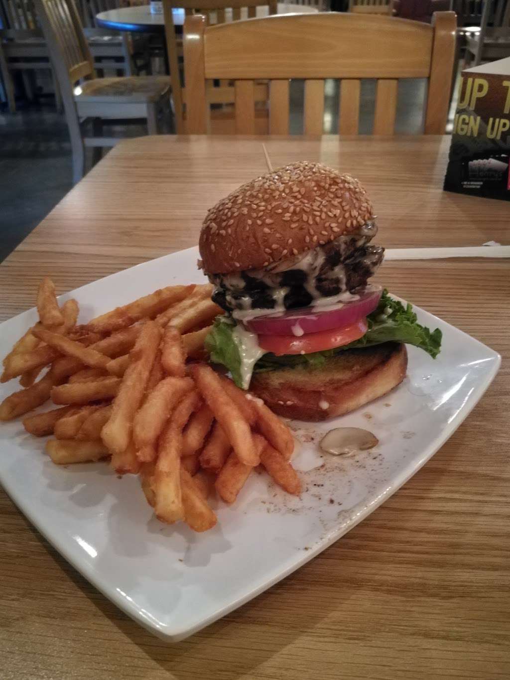 Henrys American Grill | 237 N Stephanie St, Henderson, NV 89074, USA | Phone: (702) 898-5100