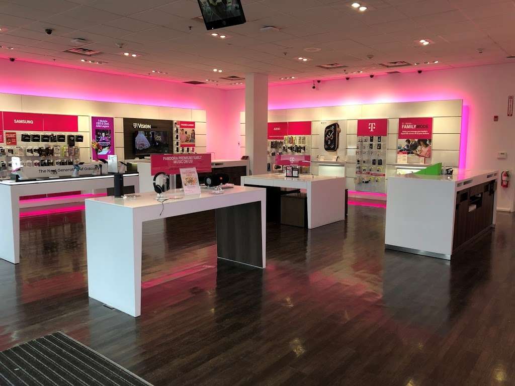 T-Mobile | 50 S Mannheim Rd Unit J-04, Hillside, IL 60162, USA | Phone: (708) 547-6911