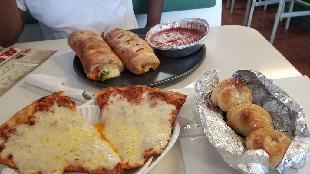 Leos Pizza | 4065 Haverhill Rd, West Palm Beach, FL 33417, USA | Phone: (561) 471-4955