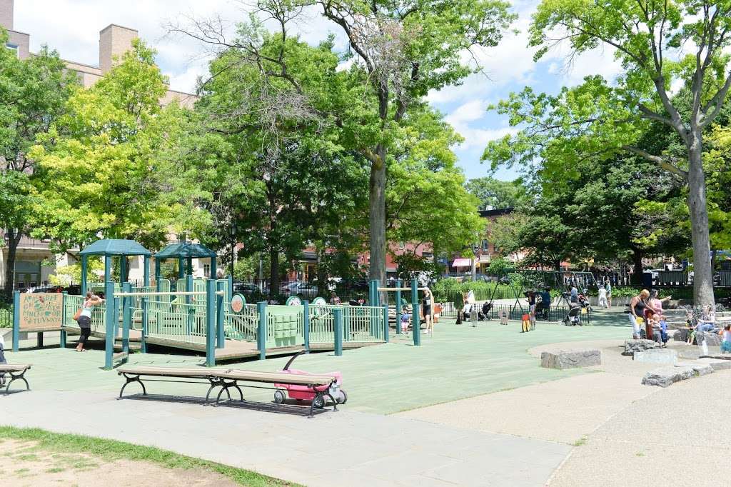 Washington Park | 4th St. & 5th Ave, Brooklyn, NY 11215, USA | Phone: (212) 639-9675