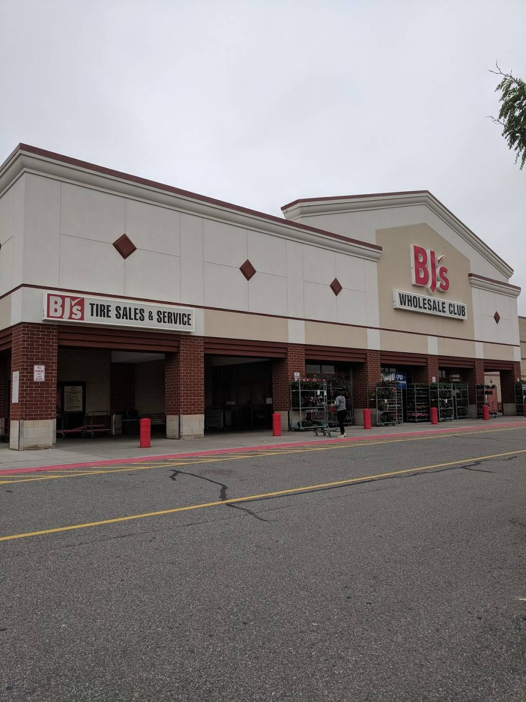 BJs Tire Center | 2100 88th St, North Bergen, NJ 07047, USA | Phone: (844) 700-8473