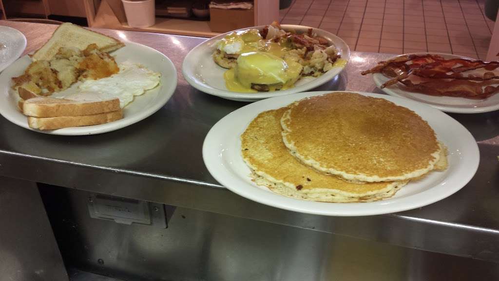 Cross Keys Diner | 6110 York Rd, New Oxford, PA 17350, USA | Phone: (717) 624-2285