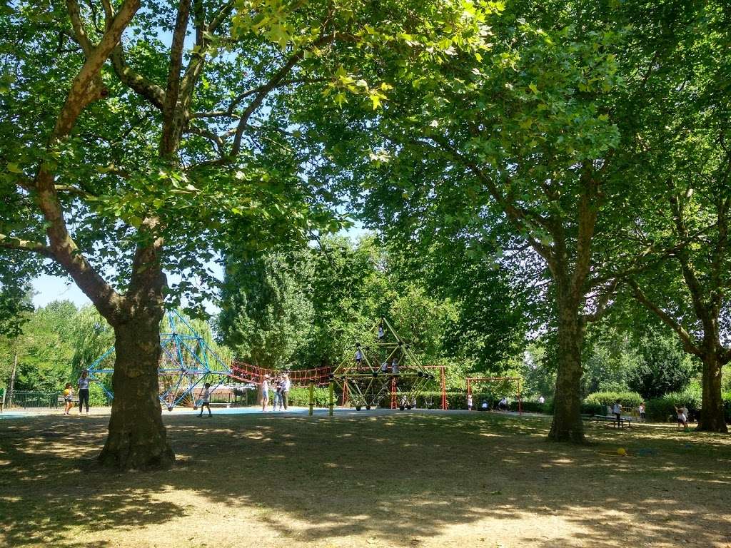 Finsbury park playground | Harringay, London N4 1EE, UK