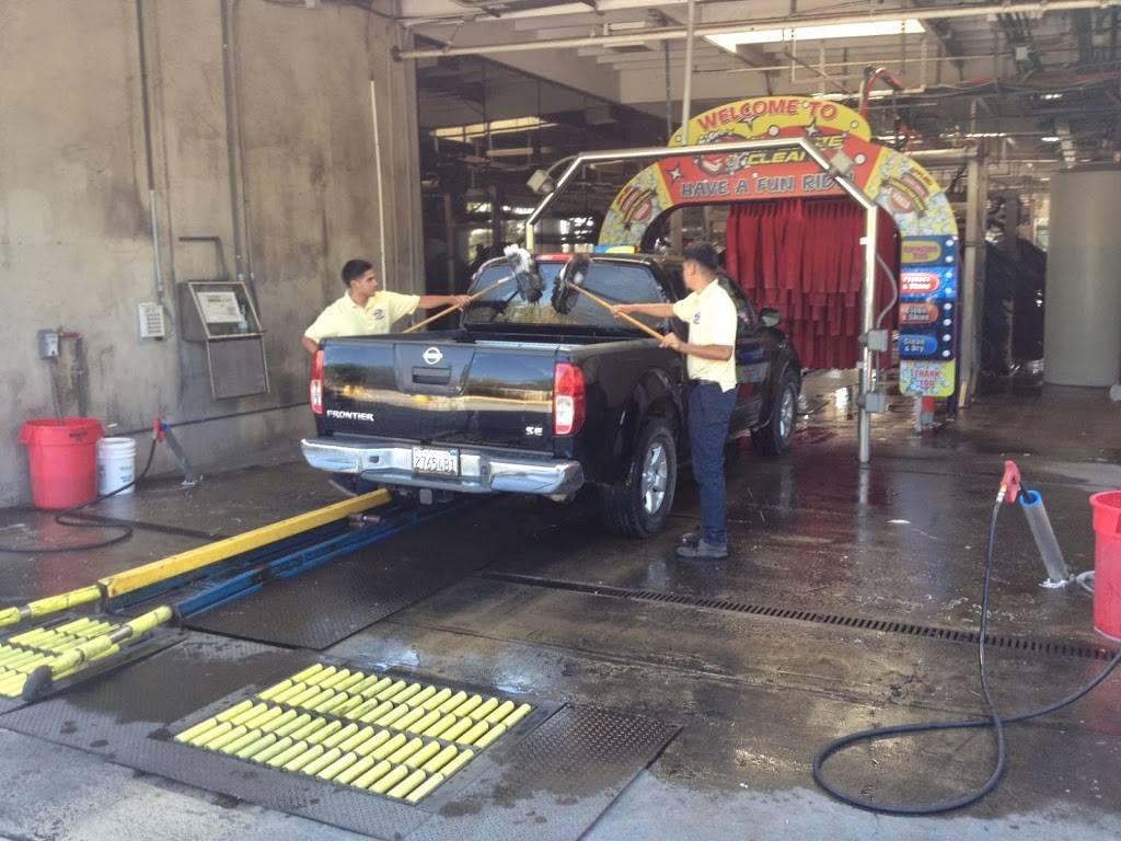 Speedie Clean Express Car Wash | 2035 N Tustin Ave, Santa Ana, CA 92705, USA | Phone: (714) 836-6111