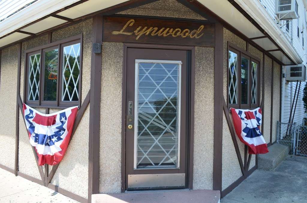 Lynwood Cafe | 320 Center St, Randolph, MA 02368 | Phone: (781) 963-3100