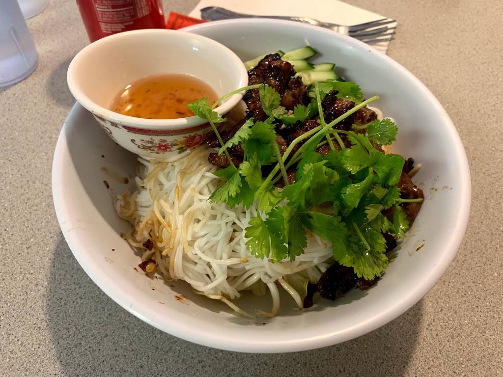 PHO VIET | 7923 Blondo St, Omaha, NE 68134, USA | Phone: (402) 393-3111