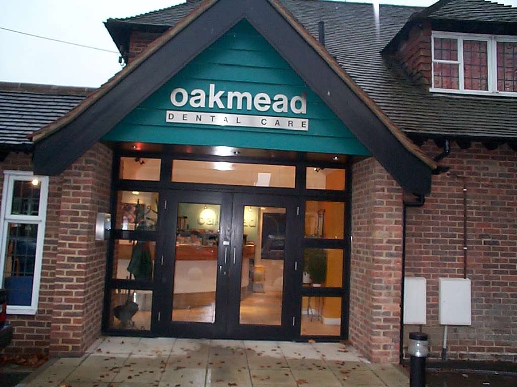 Oakmead Dental Care | 48 Moat Rd, East Grinstead RH19 3LH, UK | Phone: 01342 325363