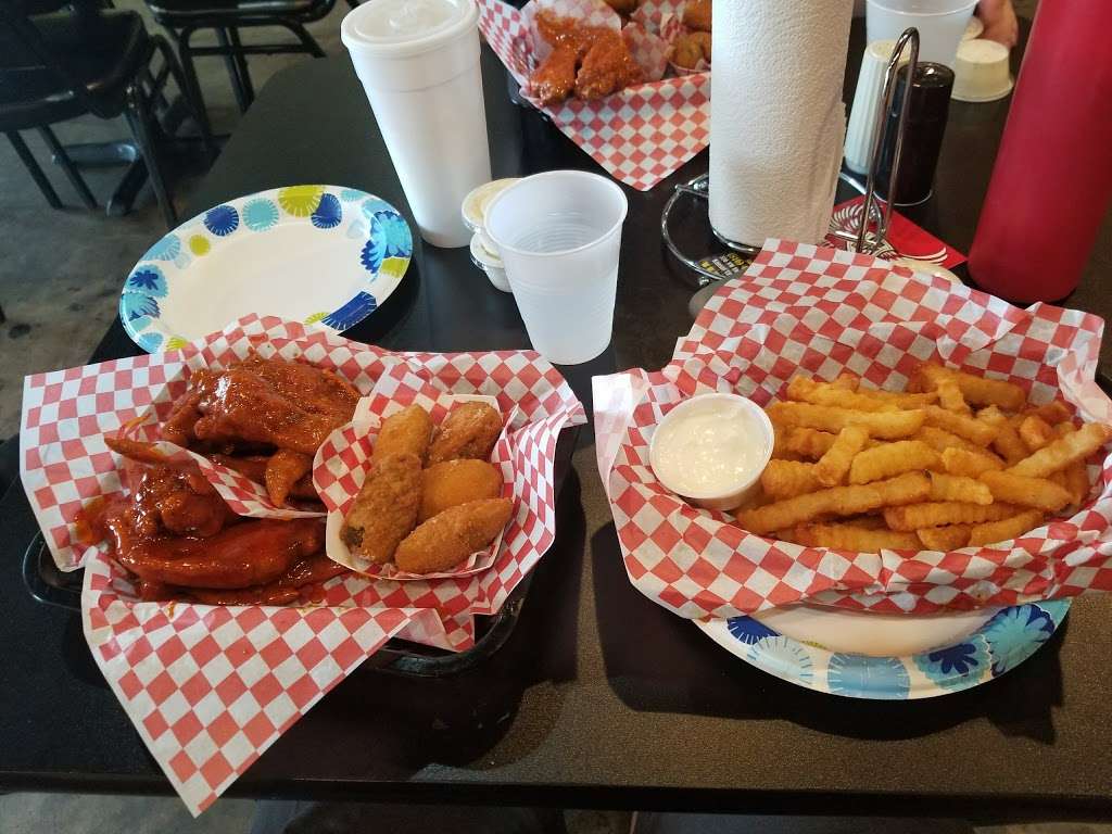 Wings Cafe LLC | 516 NW Englewood Rd, Kansas City, MO 64118 | Phone: (816) 413-9464