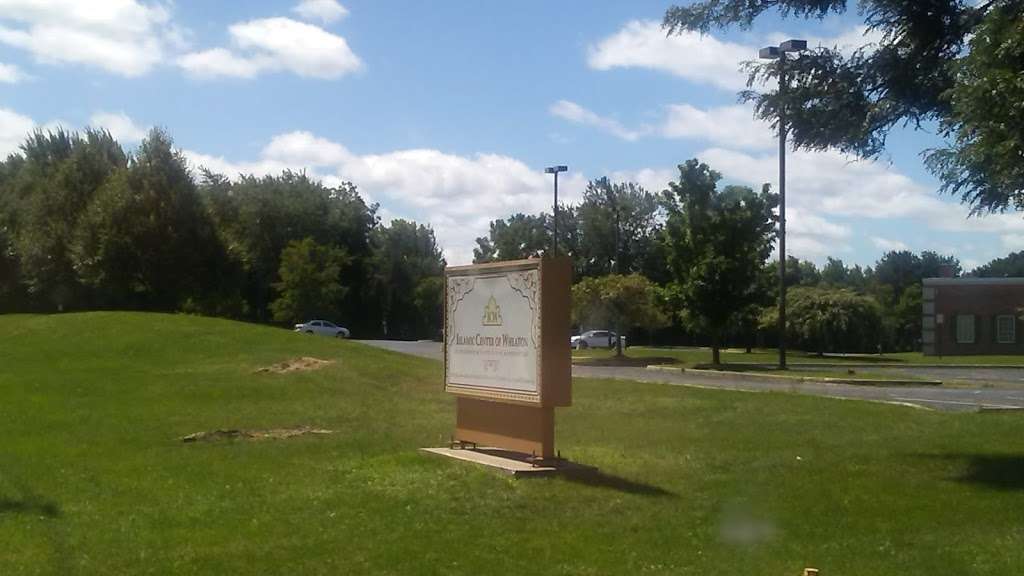 Islamic Center of Wheaton | 900 E Geneva Rd, Wheaton, IL 60187, USA | Phone: (630) 480-7592
