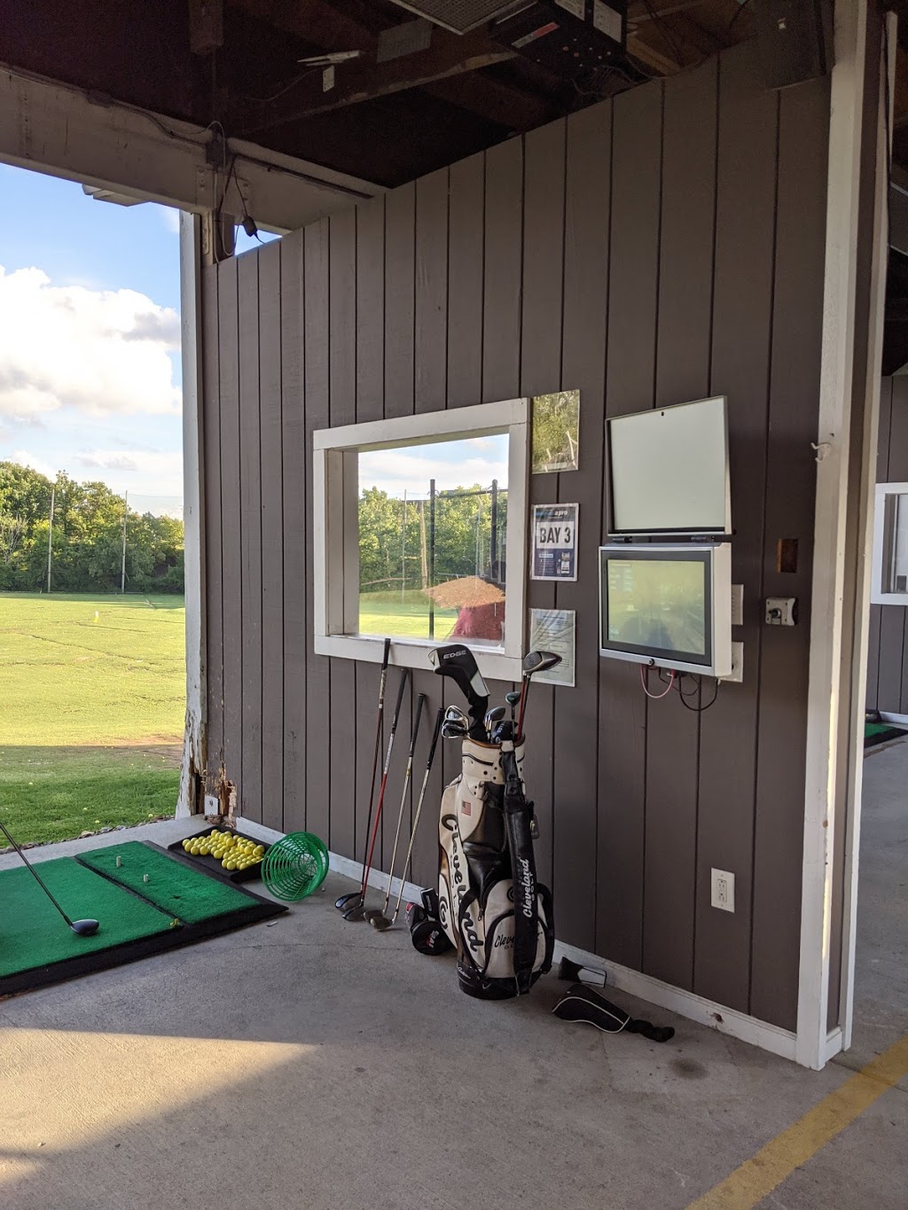 Stonebrook Driving Range | 7599 Pearl Rd, Middleburg Heights, OH 44130, USA | Phone: (440) 891-5999