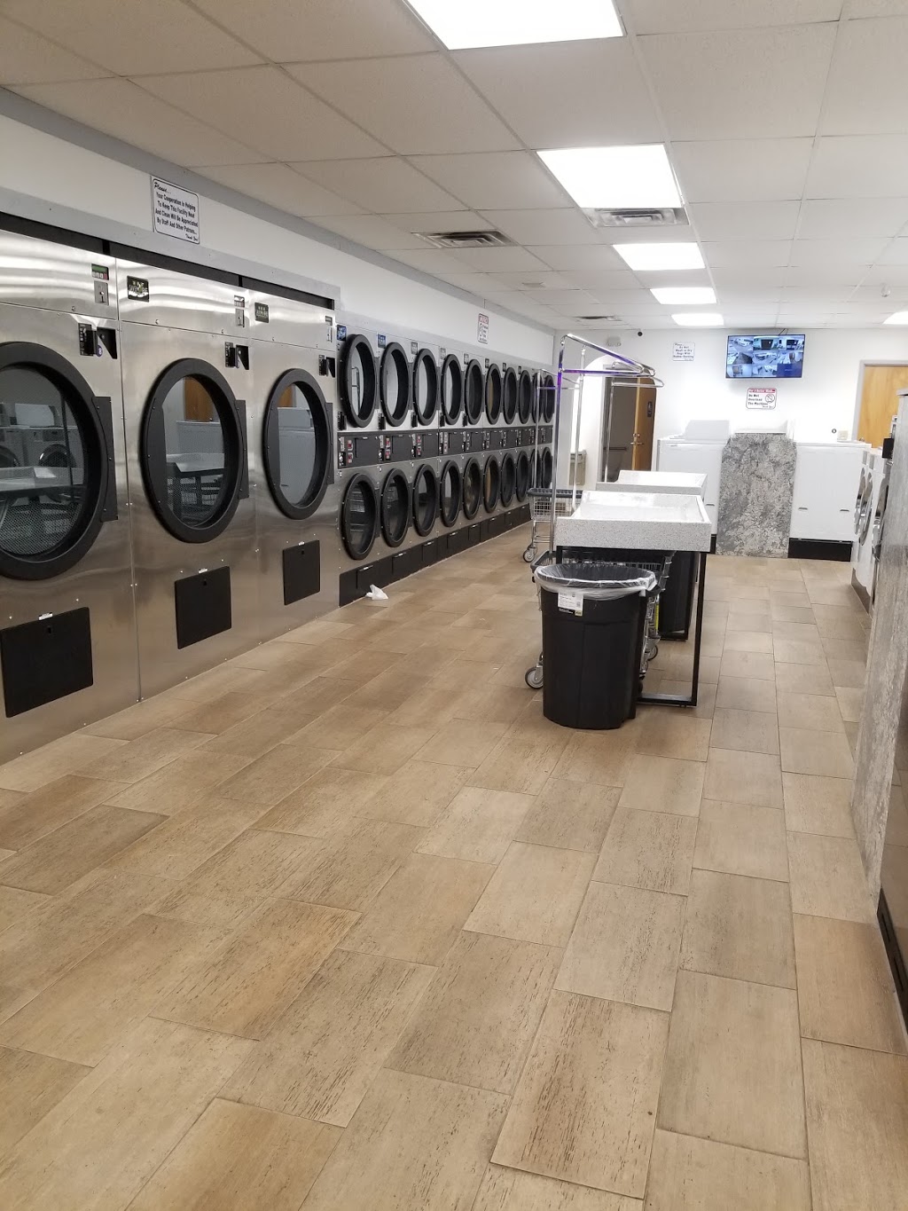 Bessemer coin laundromat | 679 9th Ave SW, Bessemer, AL 35022, USA | Phone: (205) 434-3112