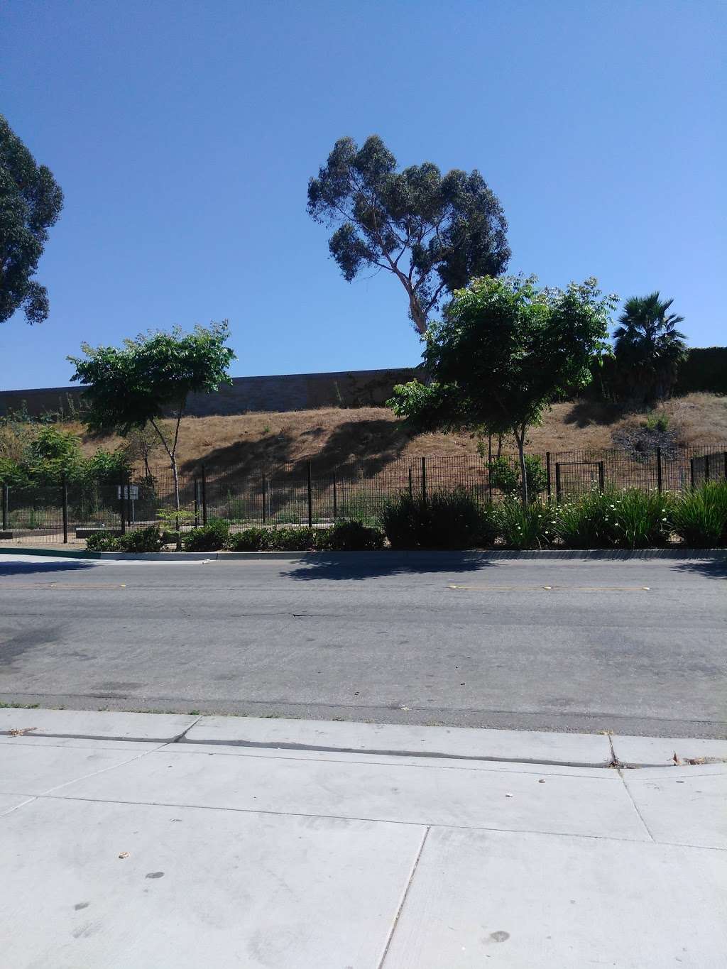 Ricardo Lara Linear Park | 3850 Fernwood Ave, Lynwood, CA 90262, USA | Phone: (310) 603-0220