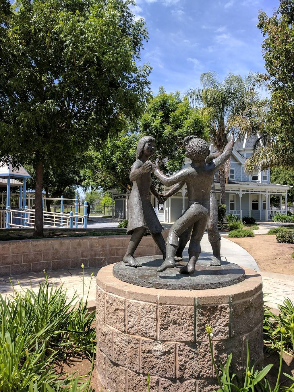 Trolley Creek Park | 5100 E Huntington Ave, Fresno, CA 93727, USA | Phone: (559) 456-3292