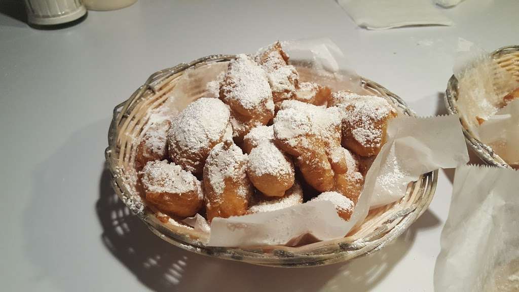 Chez Beignets III | 3701 Hwy 6, Sugar Land, TX 77478 | Phone: (281) 903-7585