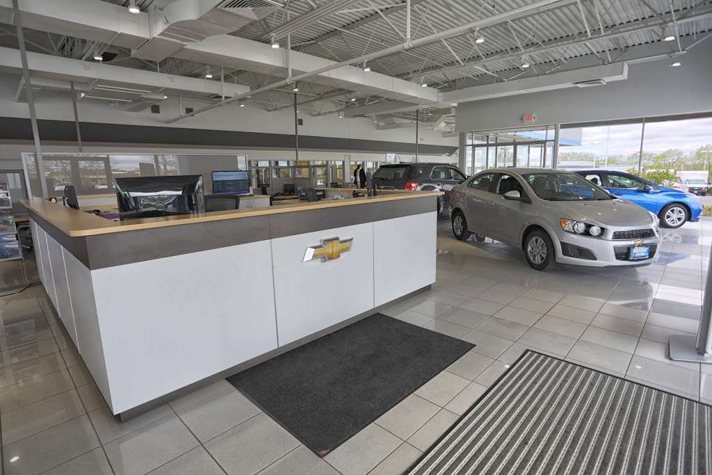 Biggers Chevrolet | 1385 E Chicago St, Elgin, IL 60120 | Phone: (847) 742-9000