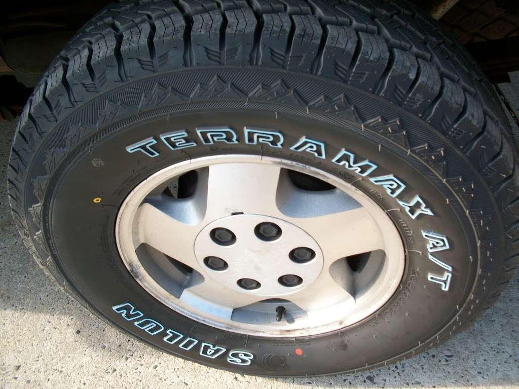 Santangelo Tire & Auto LLC | 200 W 5th St #101, Lansdale, PA 19446, USA | Phone: (215) 368-4644