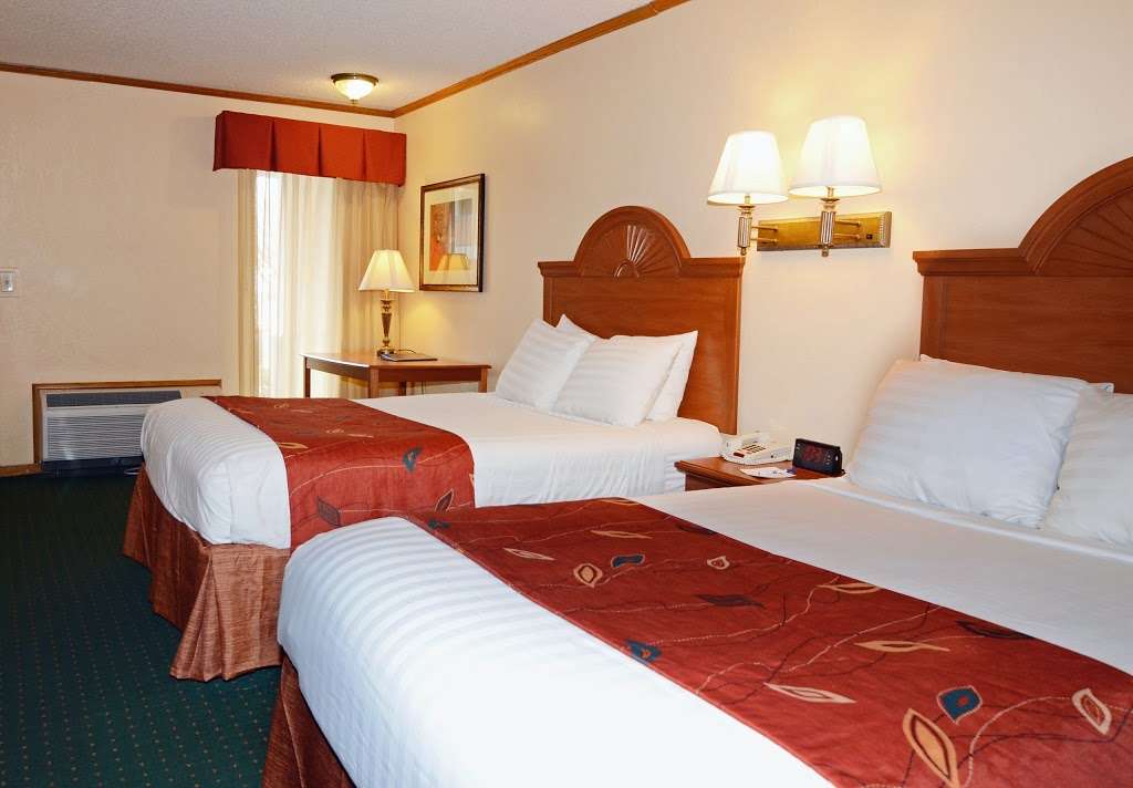 Best Western Country Inn - North | 2633 NE 43rd St, Kansas City, MO 64117 | Phone: (816) 459-7222