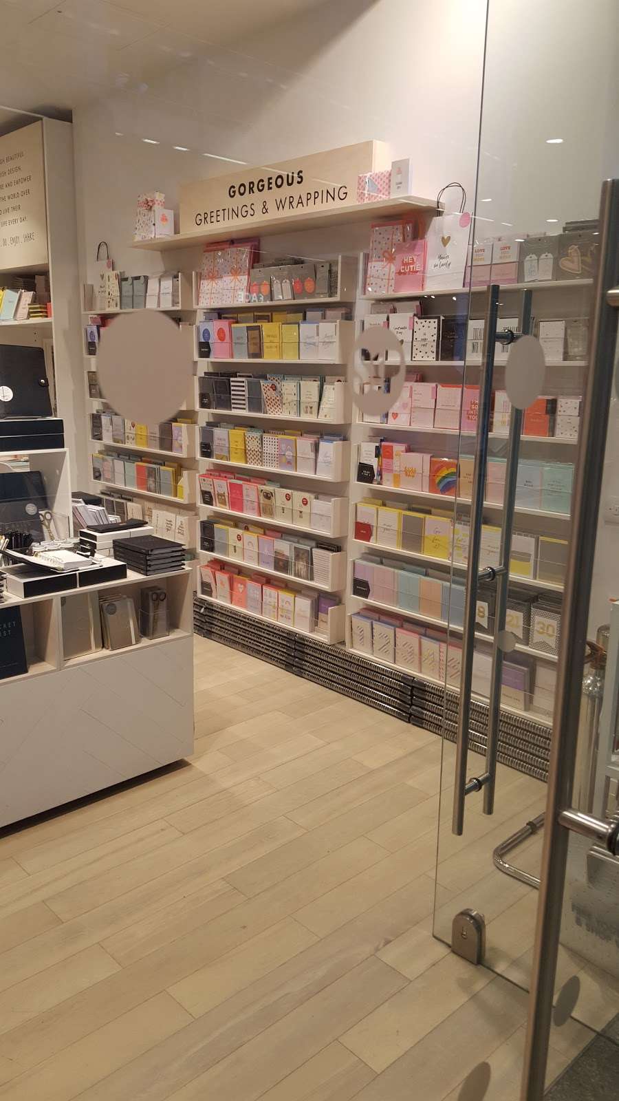 kikki.K St Pancras | 37a, St Pancras International, Euston Rd, Kings Cross, London N1C 4QP, UK | Phone: 020 7278 5055