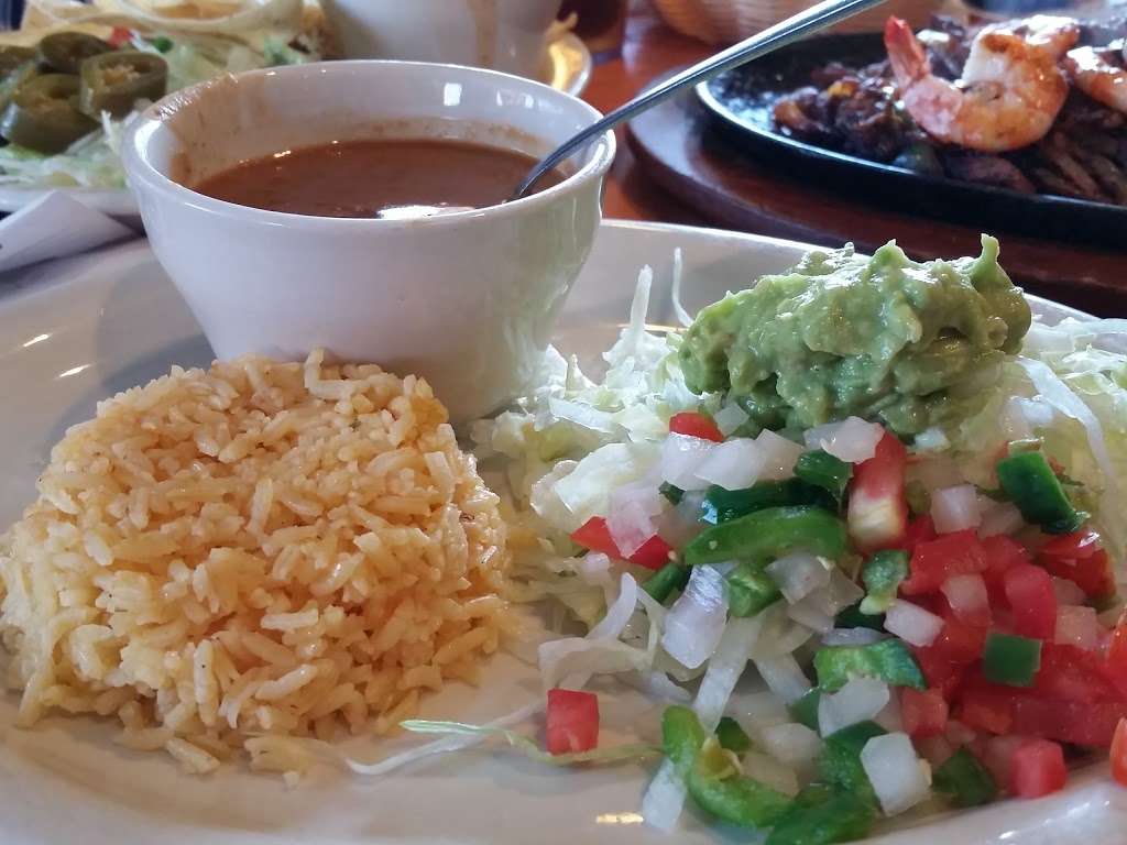 Pericos Mexican Cafe | 2701 Mangum Rd, Houston, TX 77092, USA | Phone: (713) 688-3104