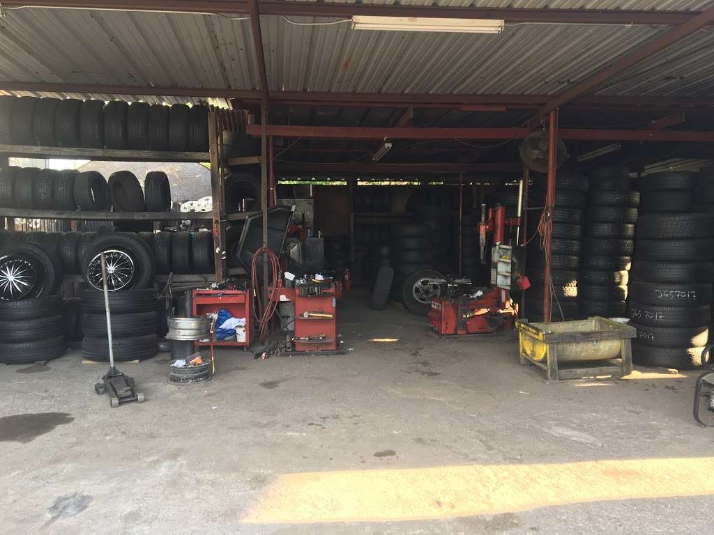 Davids Tire Shop | 2415 N Durham Dr, Houston, TX 77008, USA | Phone: (713) 426-3192