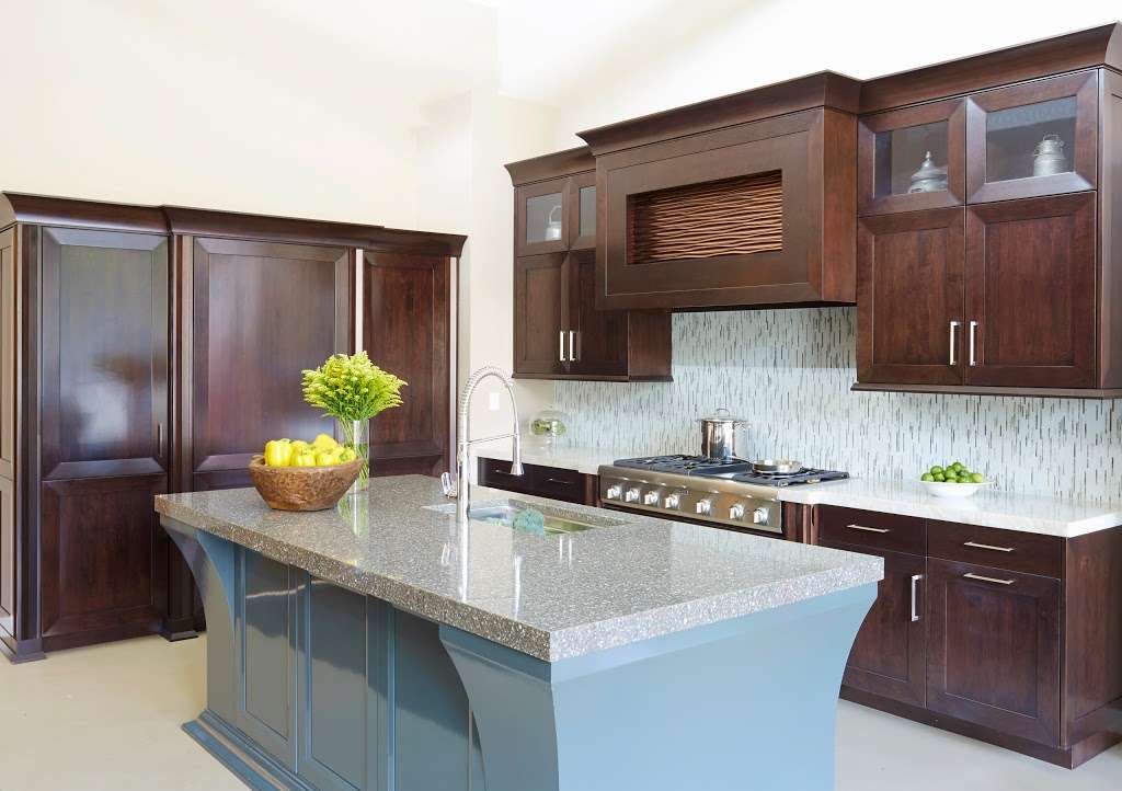 Designer Kitchens & Baths Inc | 5654, 360 S Waukegan Rd # C, Deerfield, IL 60015 | Phone: (847) 562-1100