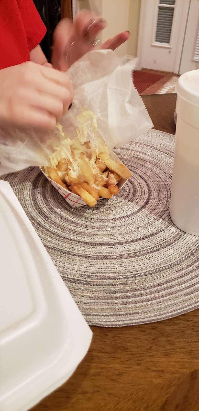 Millies Burgers, Steaks & Shakes | 1441 W Shunk St, Philadelphia, PA 19145, USA | Phone: (215) 467-8553