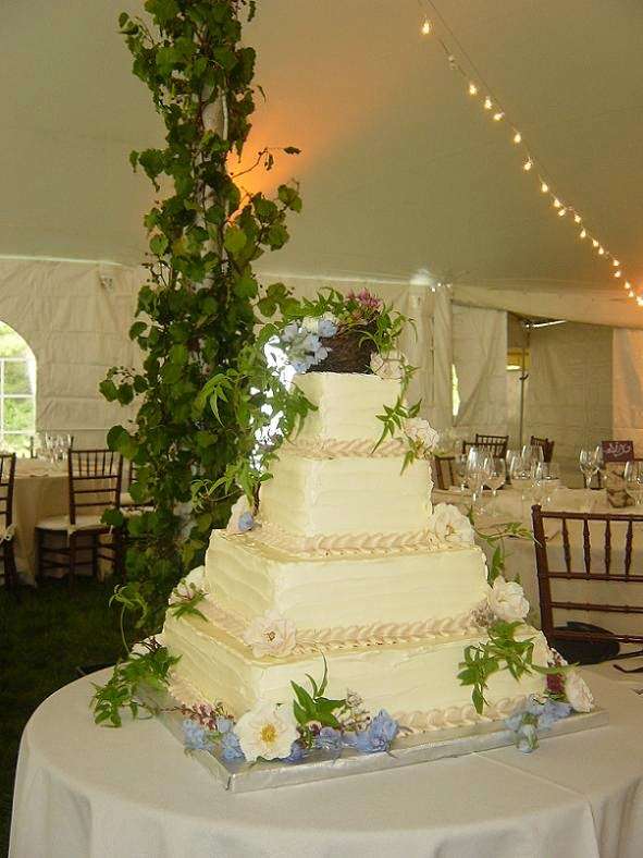 Wedding Cakes For You | 197 Carmen Hill Rd #2, New Milford, CT 06776, USA | Phone: (203) 512-2895