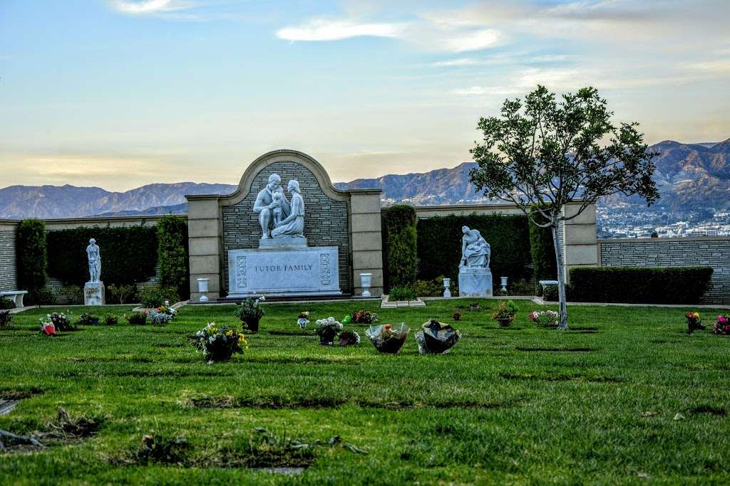 Mount Sinai Memorial Parks and Mortuaries | 5950 Forest Lawn Dr, Los Angeles, CA 90068 | Phone: (800) 600-0076