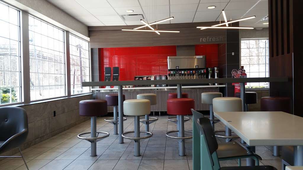 McDonalds | 923 NY-25, Smithtown, NY 11787, USA | Phone: (631) 864-6751