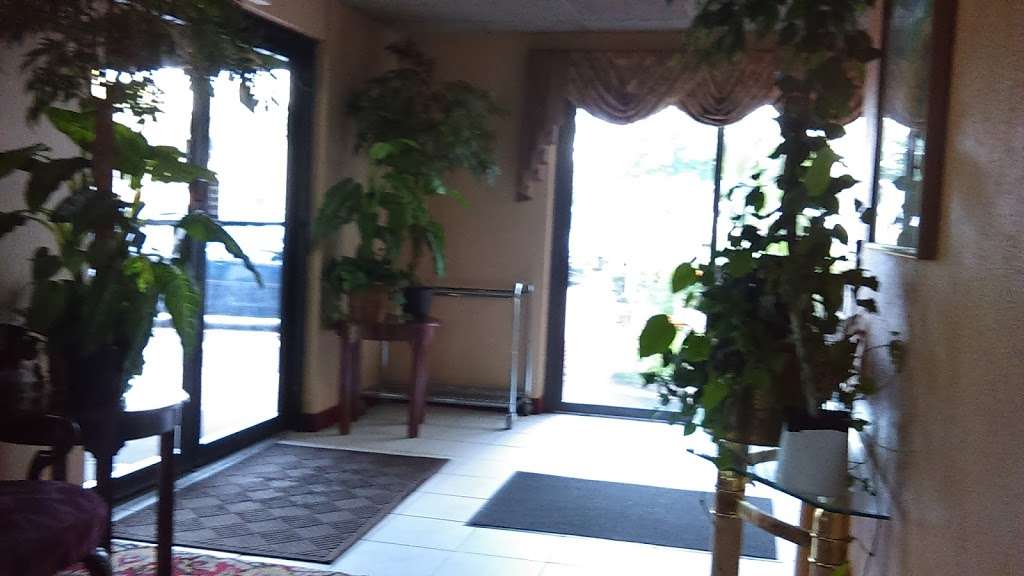 Sun Inn Motel | 301 Sheridan Rd, Winthrop Harbor, IL 60096, USA | Phone: (847) 746-7380