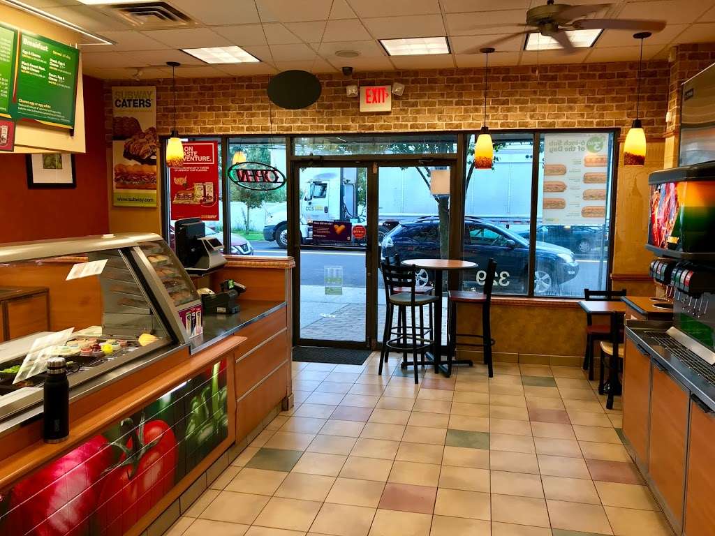 Subway Restaurants | 329 Sand Ln, Staten Island, NY 10305, USA | Phone: (718) 981-9800