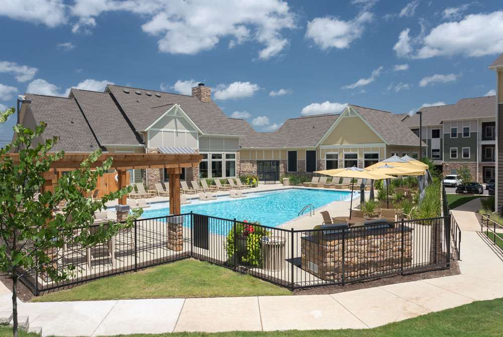 Encore 281 Apartments | 24442 N, U.S. Hwy 281 N, San Antonio, TX 78258, USA | Phone: (210) 764-3838