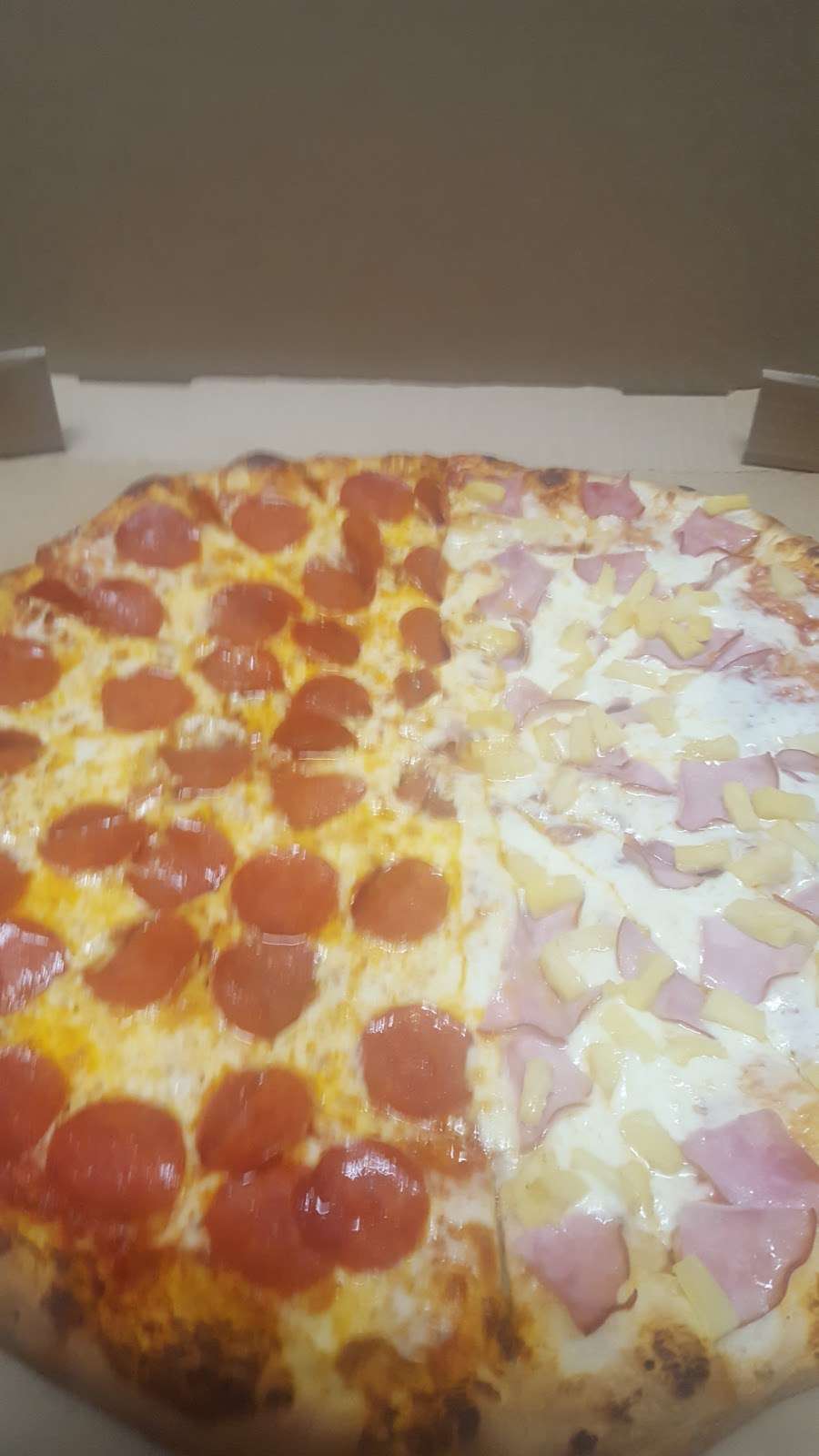 Tonys Pizza | 820 Willow Rd, Menlo Park, CA 94025, USA | Phone: (650) 853-0860