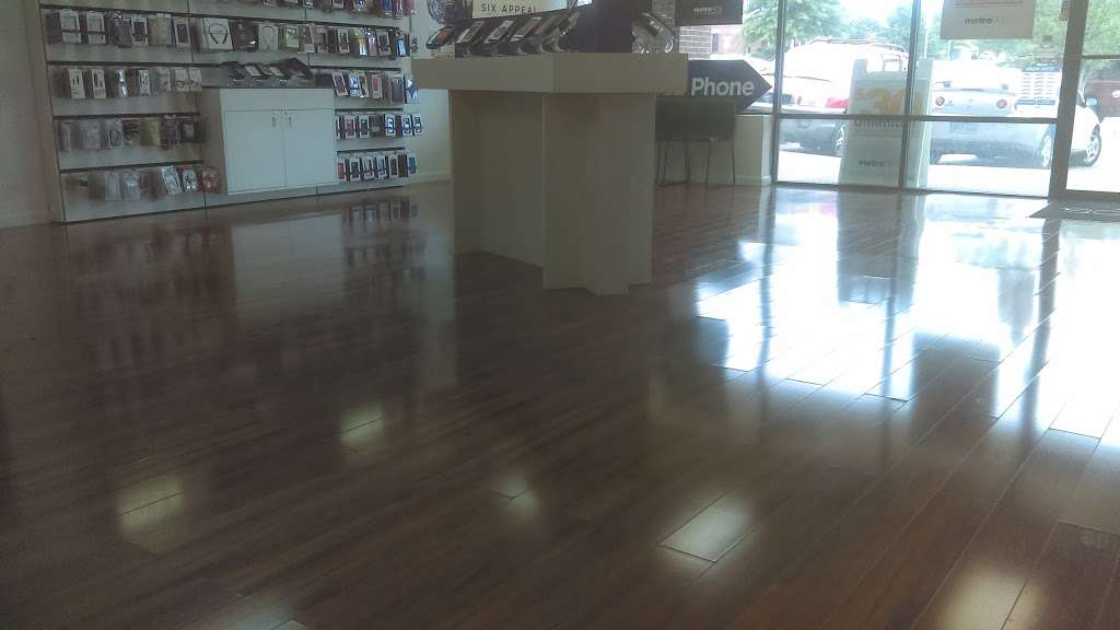 Metro by T-Mobile | 6301 Main St, Grandview, MO 64030, USA | Phone: (816) 767-8830