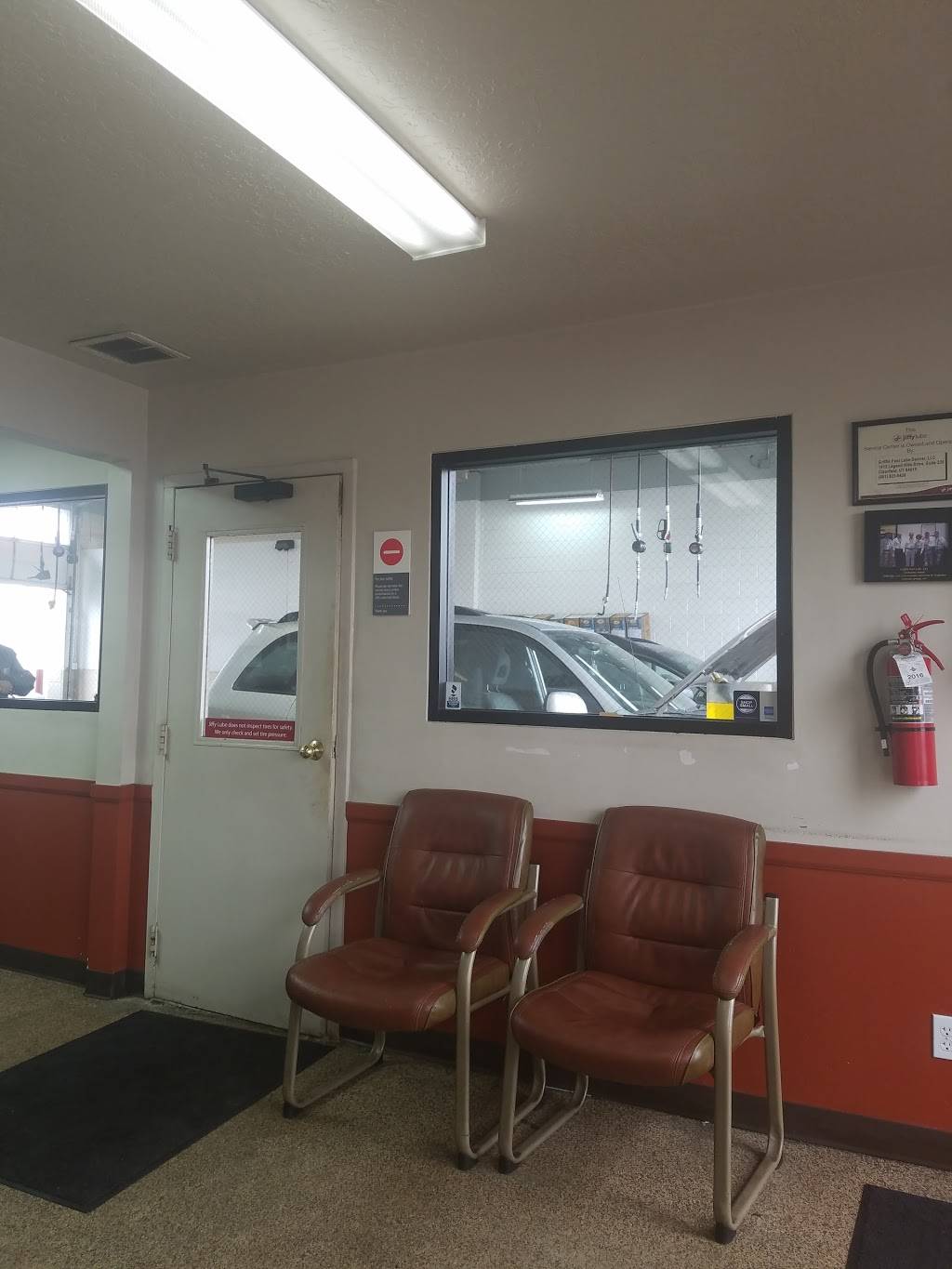 Jiffy Lube | 5869 Leetsdale Dr, Denver, CO 80224, USA | Phone: (303) 329-3402