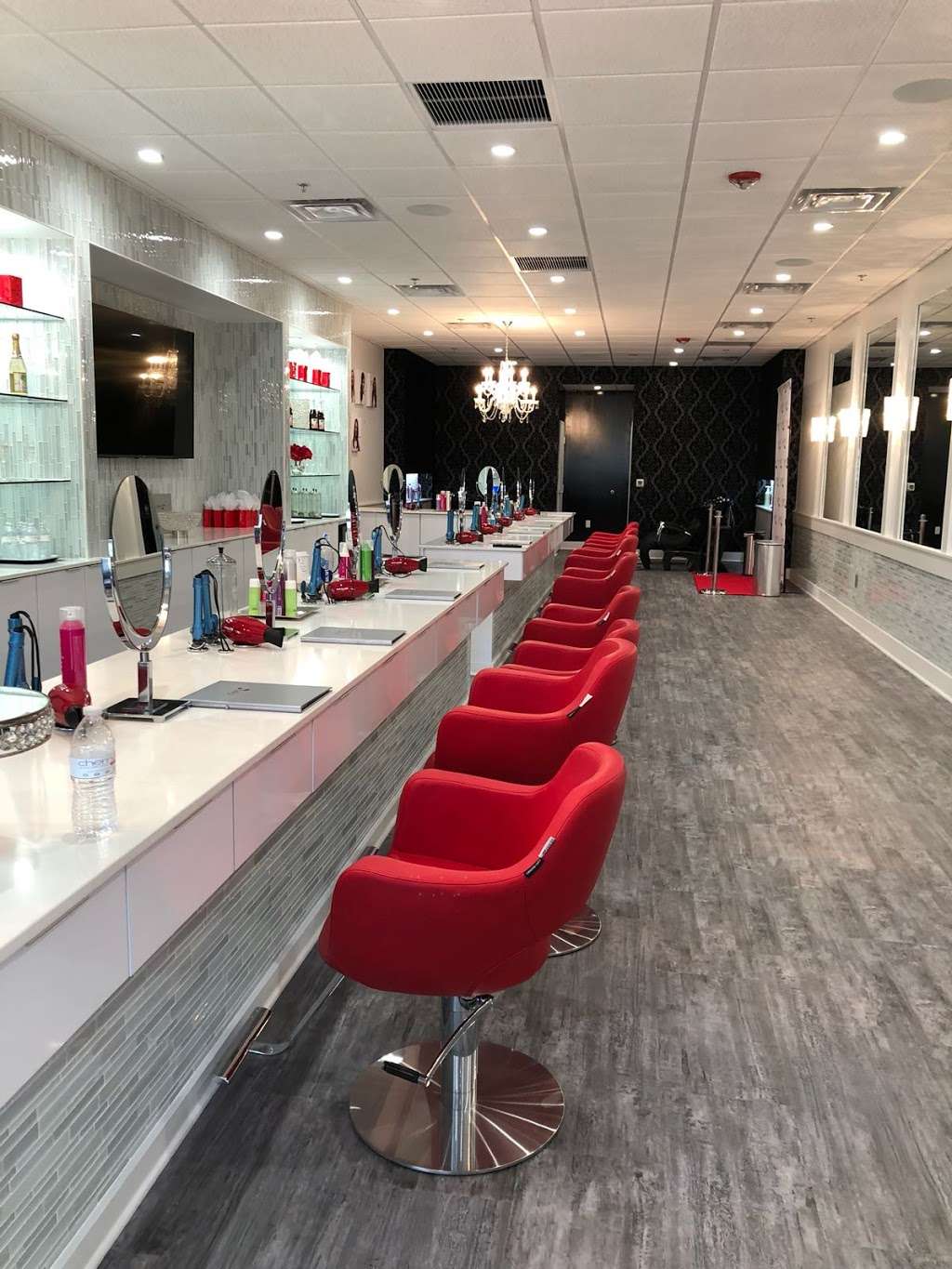 Cherry Blow Dry Bar Dr Phillips | 5024 Dr Phillips Blvd, Orlando, FL 32819, USA | Phone: (407) 734-5998