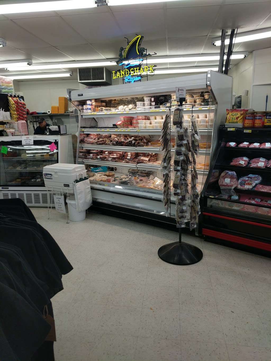 Seven Seas Grocery | 17523 Termini-San Luis Pass Rd, Galveston, TX 77554, USA | Phone: (409) 737-1152