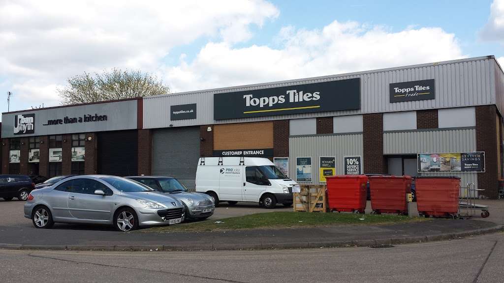 Topps Tiles Chingford | North Circular Road, Unit 8, Deacon Estate, London, Chingford E4 8QF, UK | Phone: 020 8523 2110