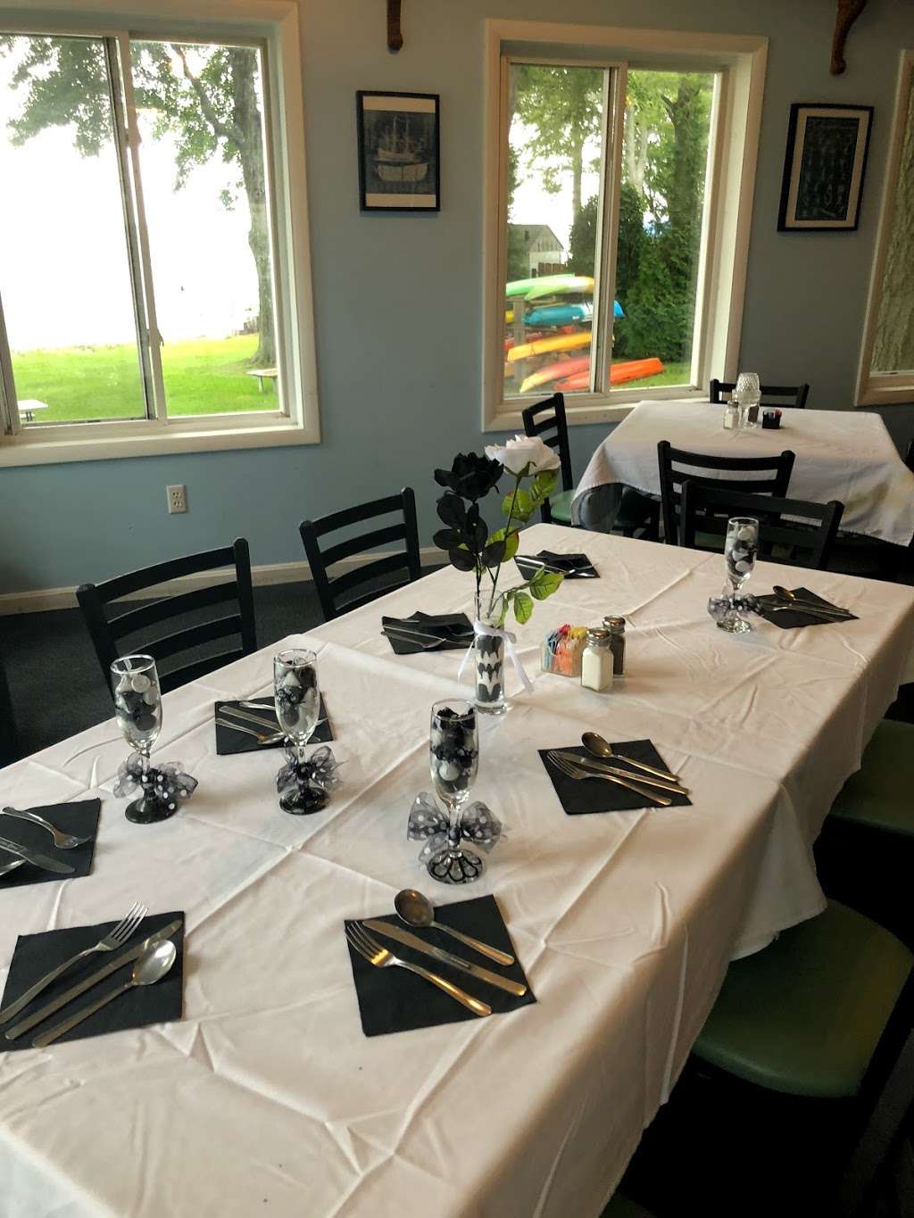 Island View Waterfront Cafe | 2542 Island View Rd, Essex, MD 21221 | Phone: (410) 687-9799
