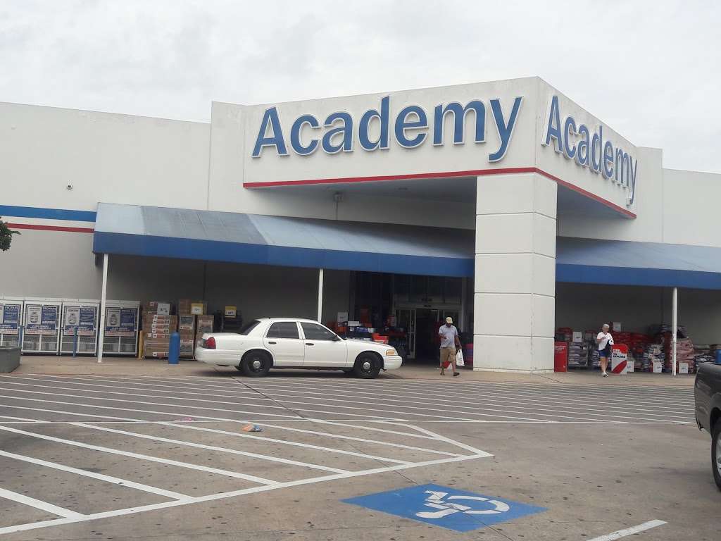 Academy Sports + Outdoors | 10375 North Fwy, Houston, TX 77037, USA | Phone: (281) 405-4300