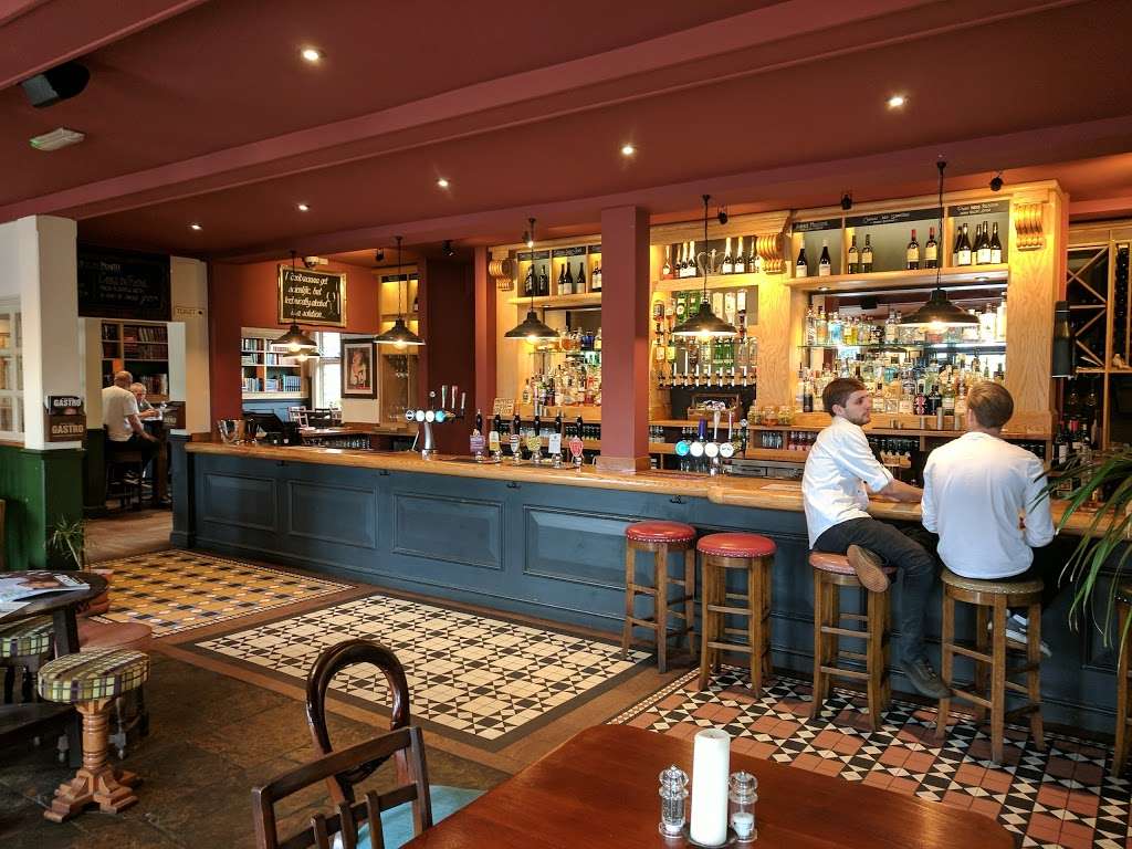 The Rose & Crown | Farnborough Way, Orpington BR6 6BT, UK | Phone: 01689 869029