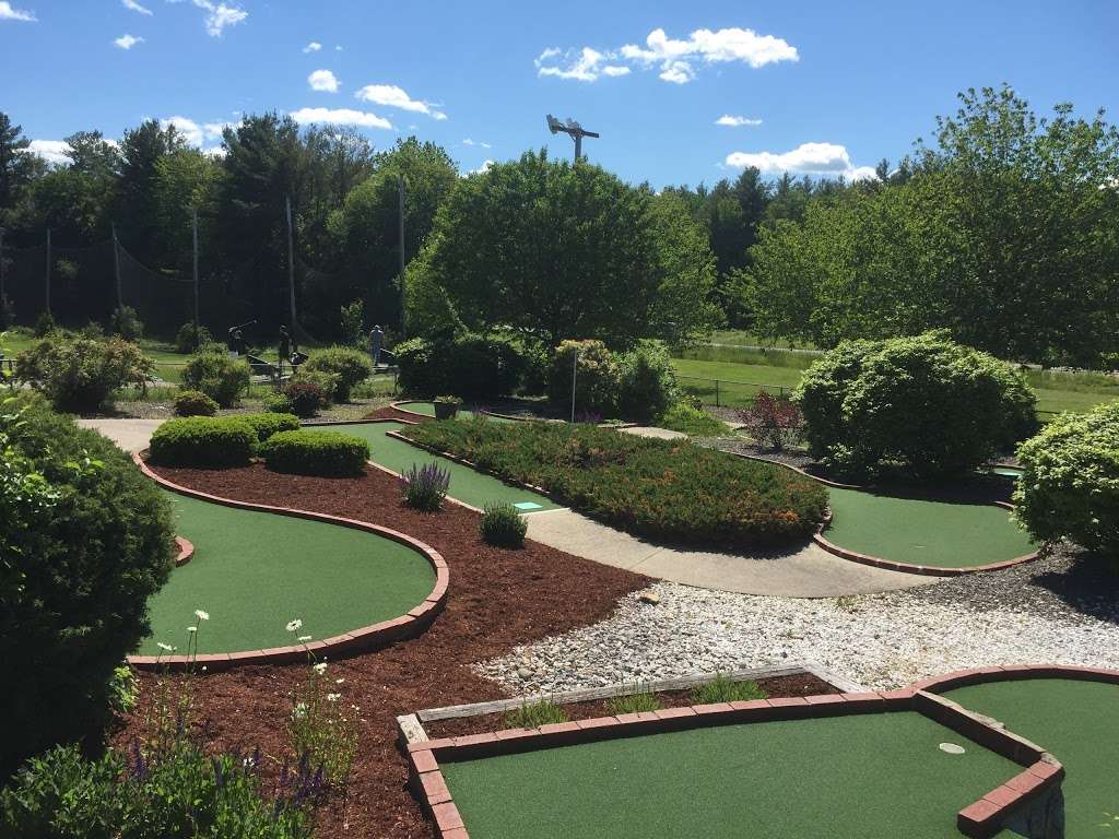 Mammoth Green Driving Range and 18 Hole Mini Golf | 135 Nashua Rd, Londonderry, NH 03053, USA | Phone: (603) 432-4653