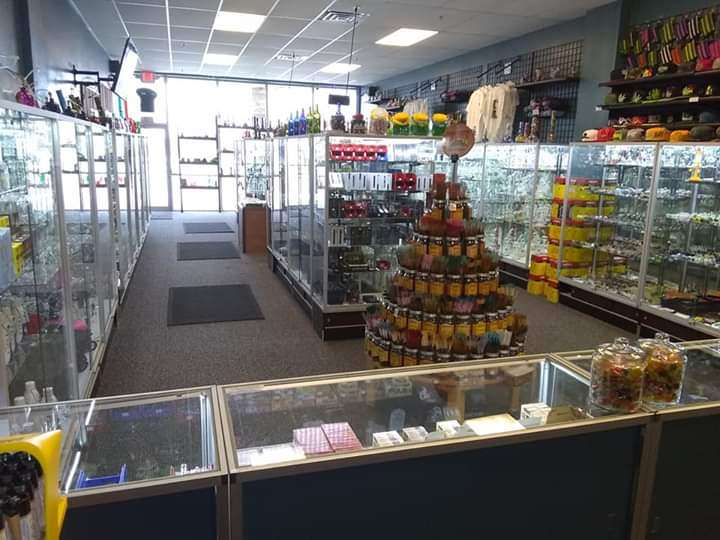 Smokin Glass Franklin | 6963 S 27th St, Franklin, WI 53132, USA | Phone: (414) 574-0178