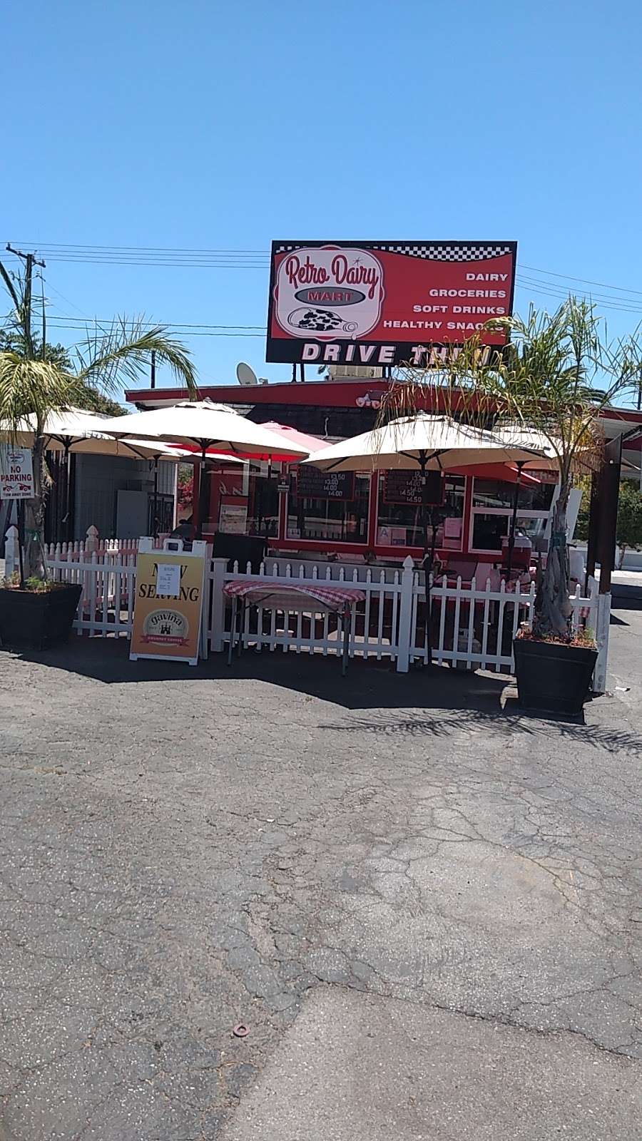 Retro Dairy Mart | 4420 W Magnolia Blvd, Burbank, CA 91505, USA | Phone: (818) 859-7065