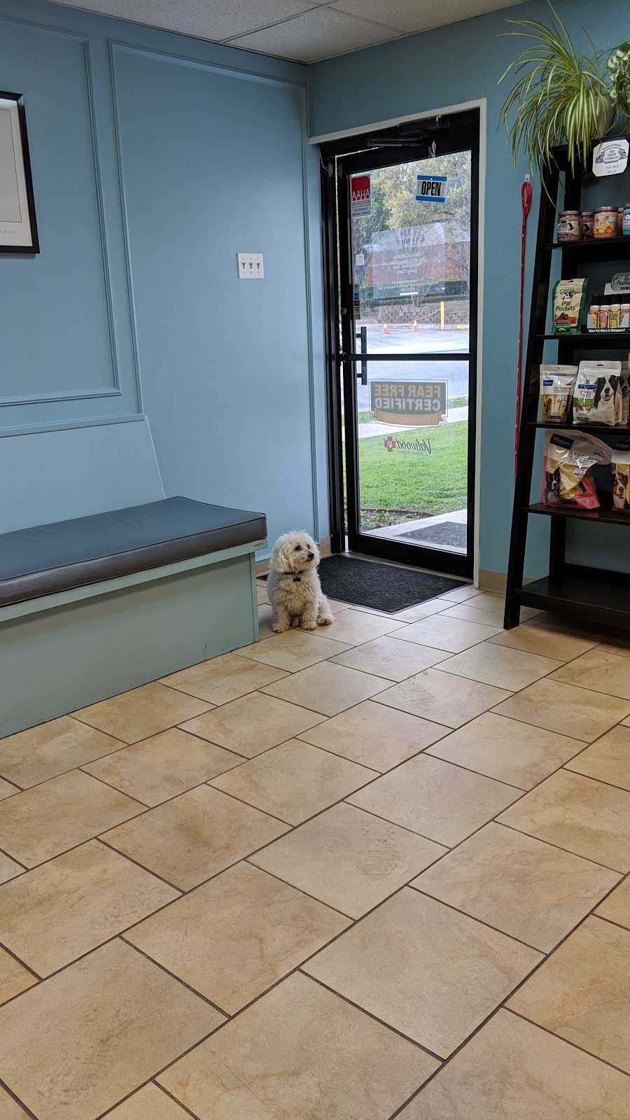 Valwood Animal Hospital | 14067 Dennis Ln, Dallas, TX 75234, USA | Phone: (972) 241-2311