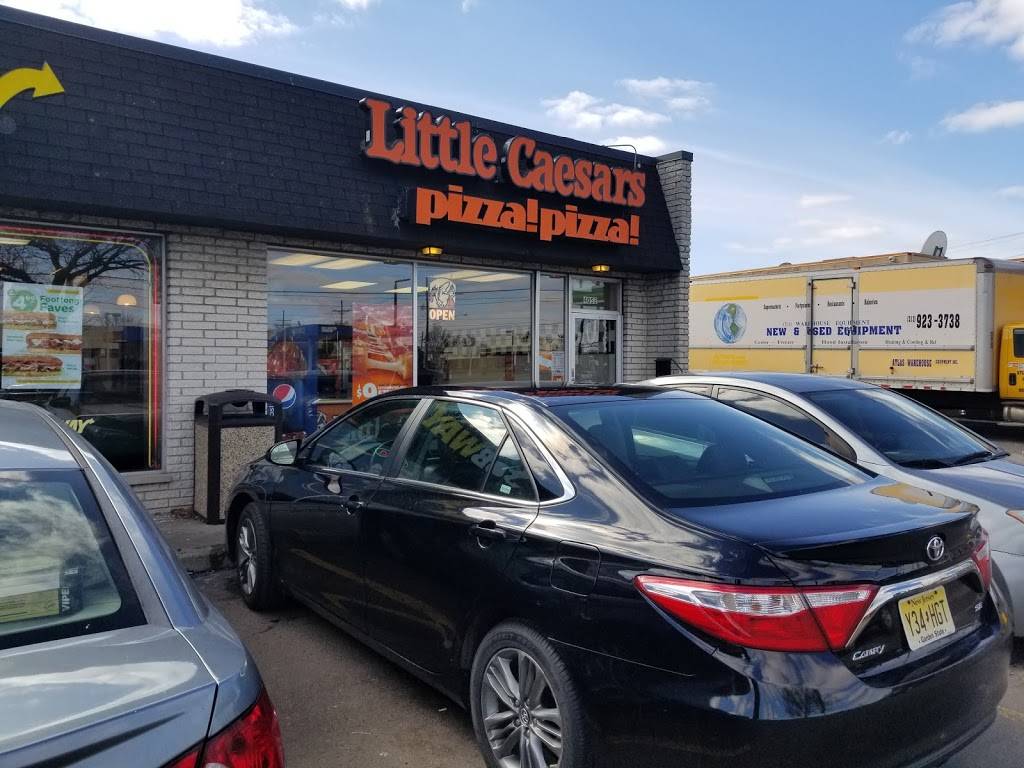 Little Caesars Pizza | 4052 E 14 Mile Rd, Warren, MI 48092, USA | Phone: (586) 268-8686